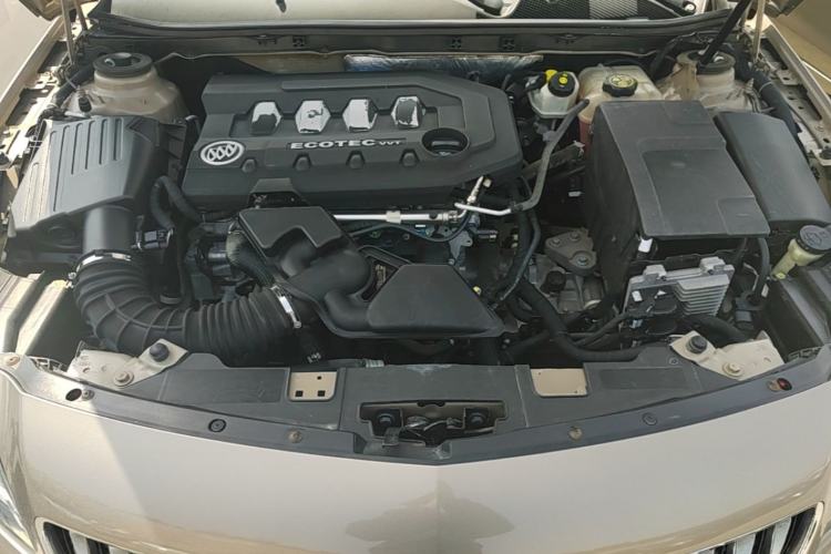 Used Buick Regal 2015 2.0L Leading Fashion Edition Engine Bay