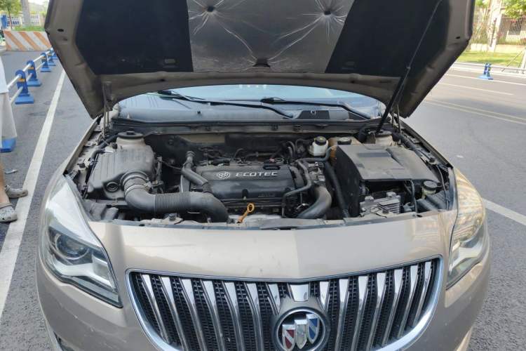 Used Buick Regal 2015 1.6T Elite Tech Model Engine Bay