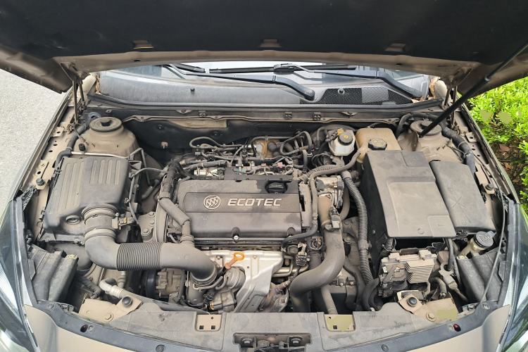 Used Buick Regal 2015 1.6T Leading Technology Model Engine Bay