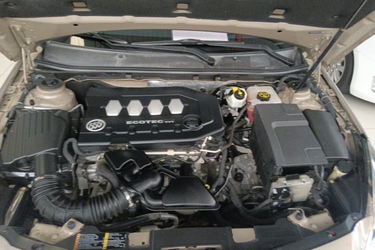 Used Buick Regal 2015 2.0L Elite Fashion Edition Engine Bay