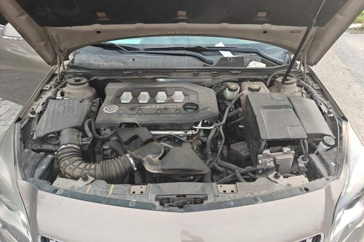 Used Buick Regal 2015 2.0L Leading Fashion Edition Engine Bay