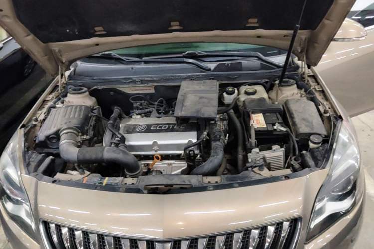 Used Buick Regal 2015 1.6T Elite Tech Model Engine Bay