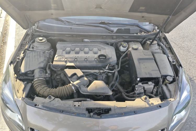 Used Buick Regal 2015 2.0L Leading Fashion Edition Engine Bay