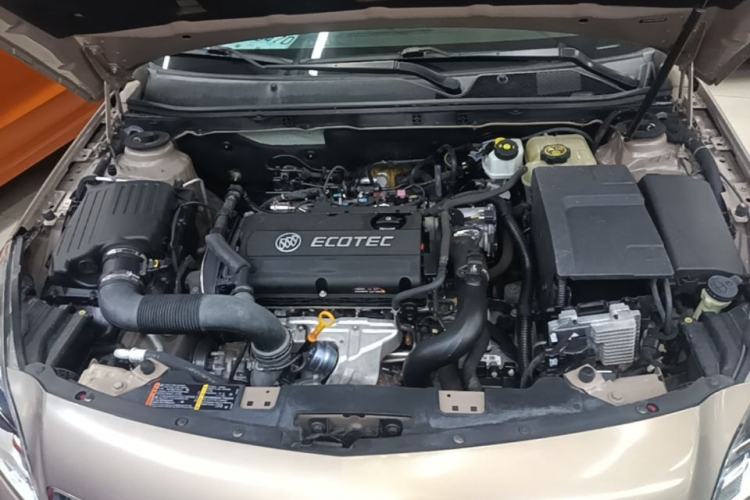 Used Buick Regal 2015 1.6T Leading Technology Model Engine Bay
