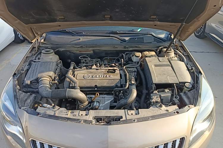 Used Buick Regal 2015 1.6T Elite Tech Model Engine Bay