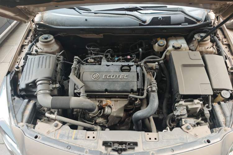 Used Buick Regal 2015 1.6T Elite Tech Model Engine Bay
