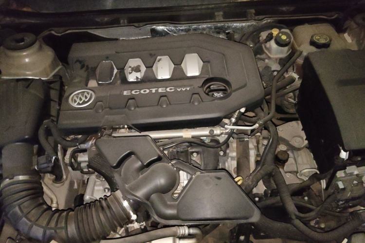 Used Buick Regal 2015 2.0L Leading Fashion Edition Engine Bay