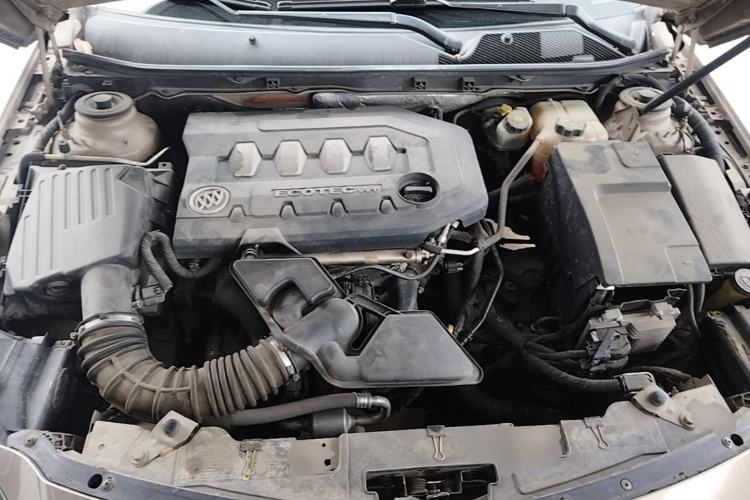 Used Buick Regal 2015 2.0L Elite Fashion Edition Engine Bay