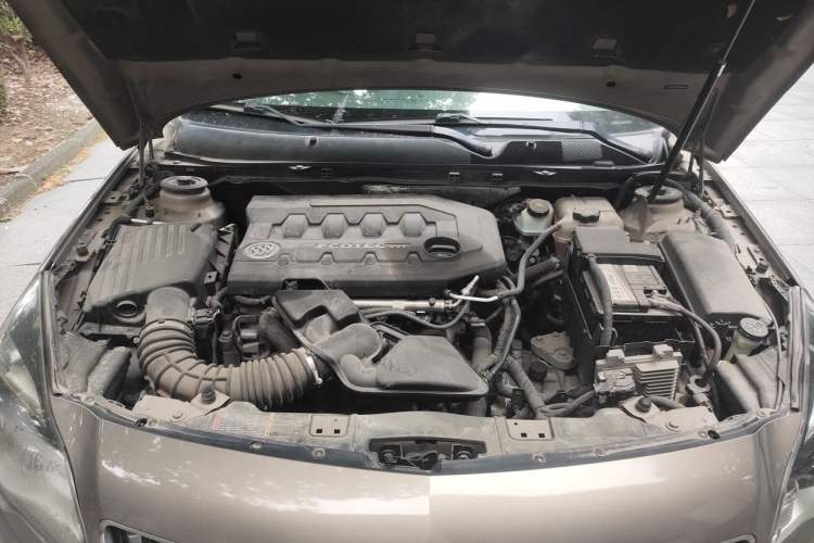 Used Buick Regal 2015 2.0L Leading Fashion Edition Engine Bay