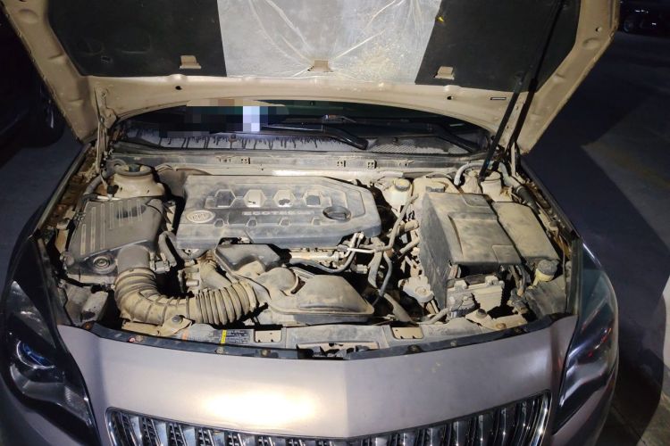 Used Buick Regal 2015 2.0L Leading Fashion Edition Engine Bay