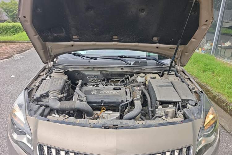 Used Buick Regal 2015 1.6T Elite Tech Model Engine Bay