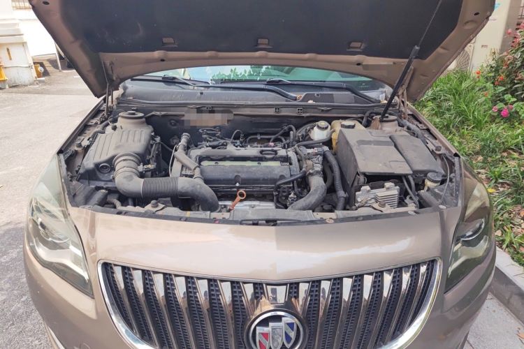 Used Buick Regal 2015 1.6T Leading Technology Model Engine Bay