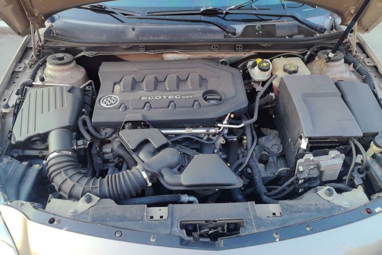 Used Buick Regal 2015 2.0L Leading Fashion Edition Engine Bay