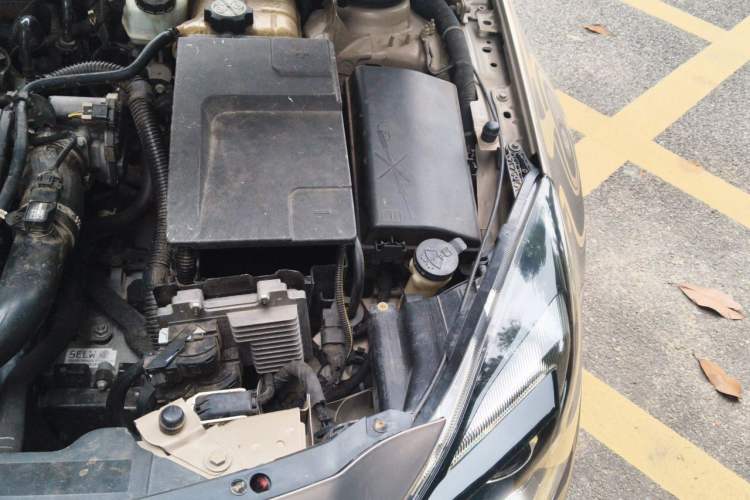 Used Buick Regal 2015 1.6T Fashion Tech Model Engine Bay Left