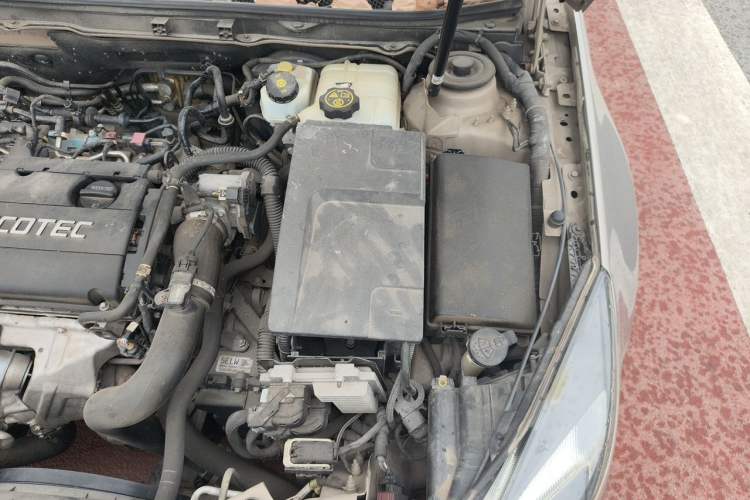 Used Buick Regal 2015 1.6T Elite Tech Model Engine Bay Left
