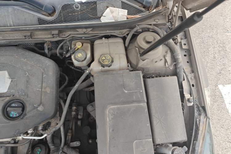 Used Buick Regal 2015 2.0L Leading Fashion Edition Engine Bay Left