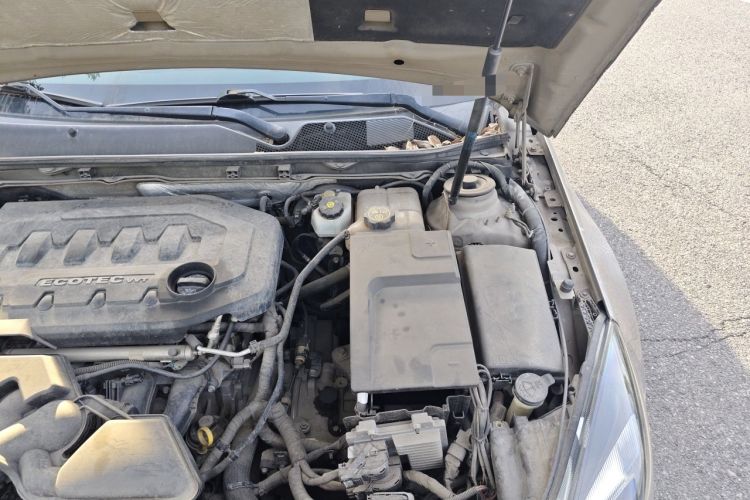 Used Buick Regal 2015 2.0L Leading Fashion Edition Engine Bay Left
