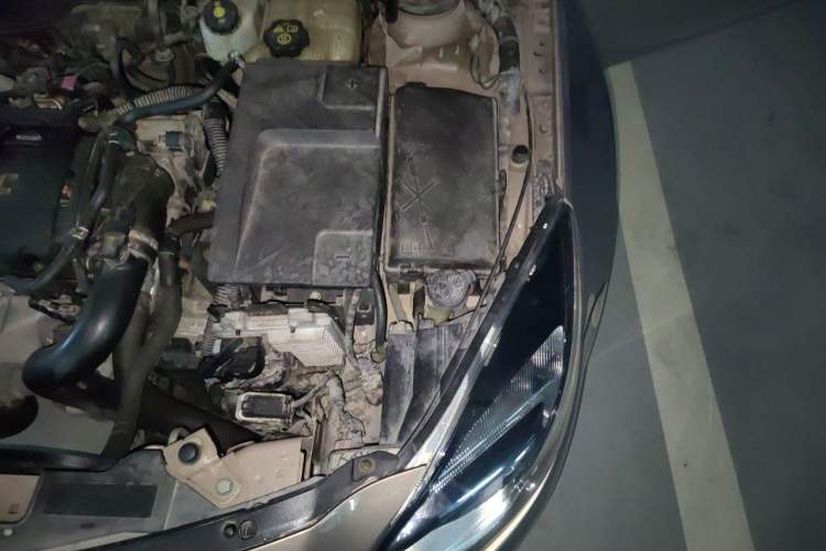 Used Buick Regal 2015 1.6T Elite Tech Model Engine Bay Left
