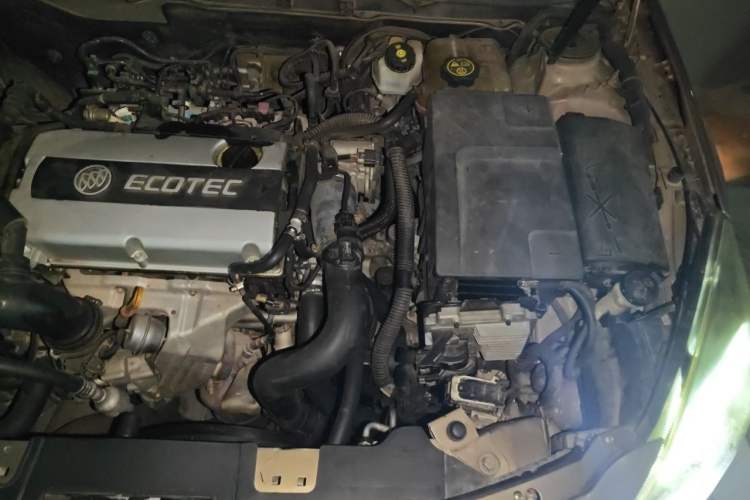 Used Buick Regal 2015 1.6T Elite Tech Model Engine Bay Left