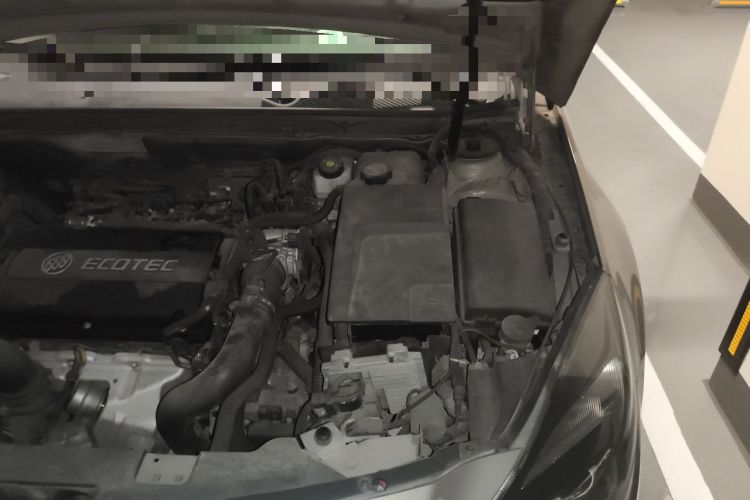 Used Buick Regal 2015 1.6T Elite Tech Model Engine Bay Left