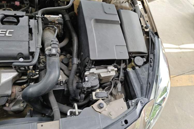 Used Buick Regal 2015 1.6T Elite Tech Model Engine Bay Left