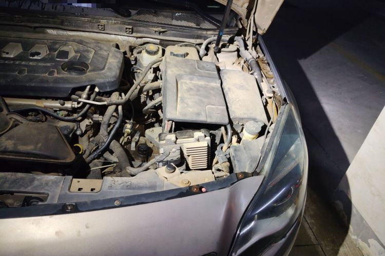 Used Buick Regal 2015 2.0L Leading Fashion Edition Engine Bay Left
