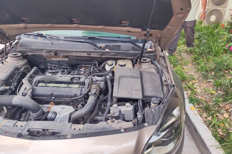 Used Buick Regal 2015 1.6T Leading Technology Model Engine Bay Left