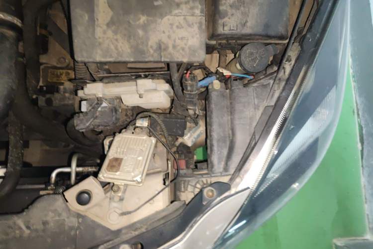 Used Buick Regal 2015 1.6T Leading Technology Model Engine Bay Left