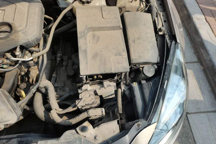 Used Buick Regal 2015 2.0L Leading Fashion Edition Engine Bay Left