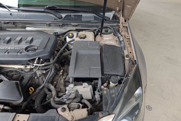 Used Buick Regal 2015 2.0L Leading Fashion Edition Engine Bay Left