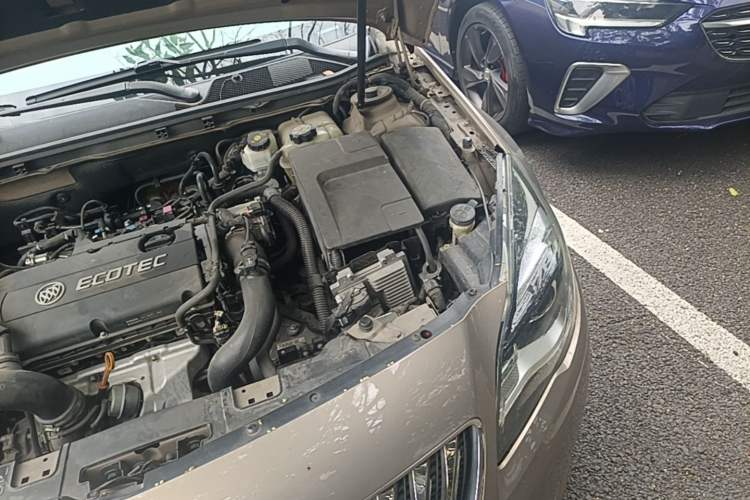 Used Buick Regal 2015 1.6T Elite Tech Model Engine Bay Left