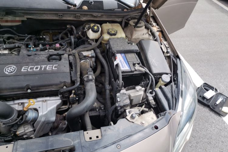Used Buick Regal 2015 1.6T Elite Tech Model Engine Bay Left