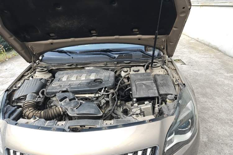 Used Buick Regal 2015 2.0L Leading Fashion Edition Engine Bay Left