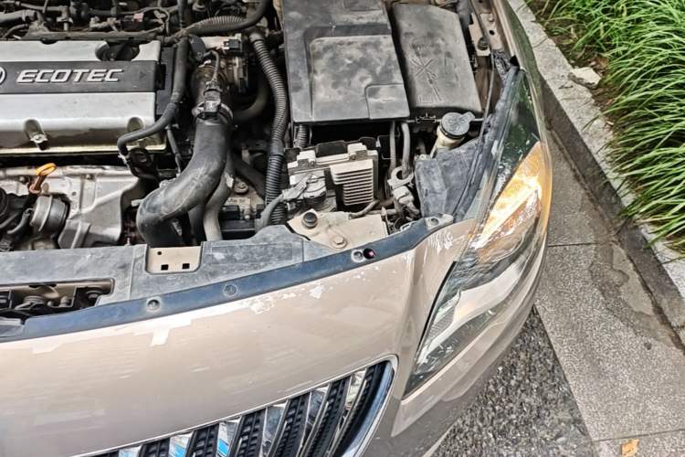 Used Buick Regal 2015 1.6T Elite Tech Model Engine Bay Left