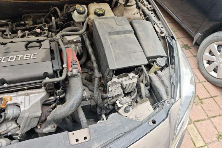 Used Buick Regal 2015 1.6T Elite Tech Model Engine Bay Left