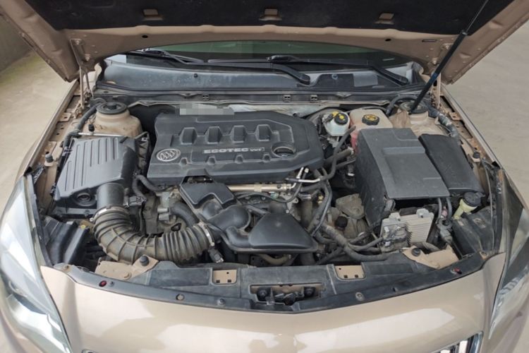 Used Buick Regal 2015 2.0L Leading Fashion Edition Engine Bay