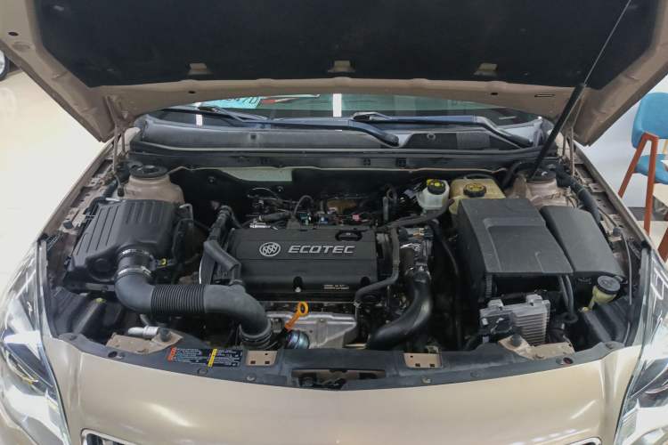 Used Buick Regal 2015 1.6T Leading Technology Model Engine Bay