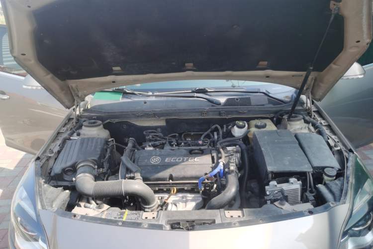 Used Buick Regal 2015 1.6T Elite Tech Model Engine Bay