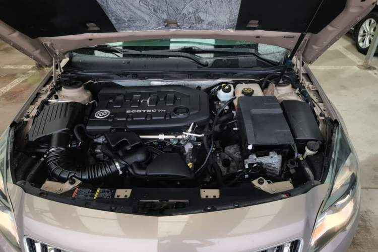 Used Buick Regal 2015 2.0L Leading Fashion Edition Engine Bay
