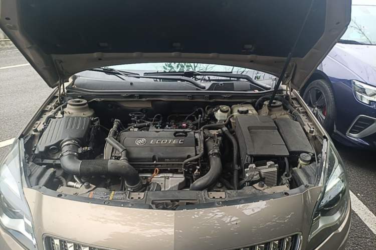 Used Buick Regal 2015 1.6T Elite Tech Model Engine Bay