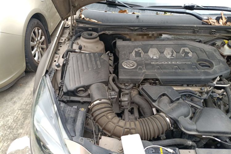 Used Buick Regal 2015 2.0L Elite Fashion Edition Engine Bay Right