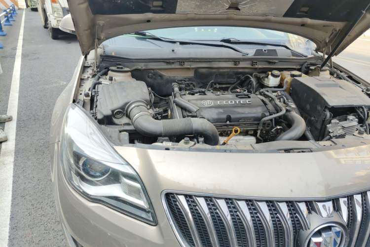 Used Buick Regal 2015 1.6T Elite Tech Model Engine Bay Right