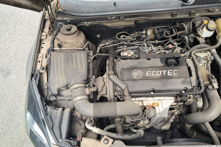 Used Buick Regal 2015 1.6T Leading Technology Model Engine Bay Right