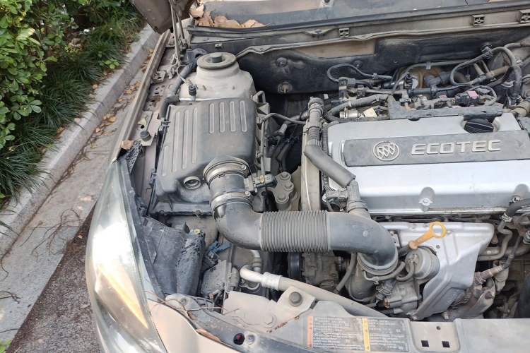Used Buick Regal 2015 1.6T Leading Technology Model Engine Bay Right