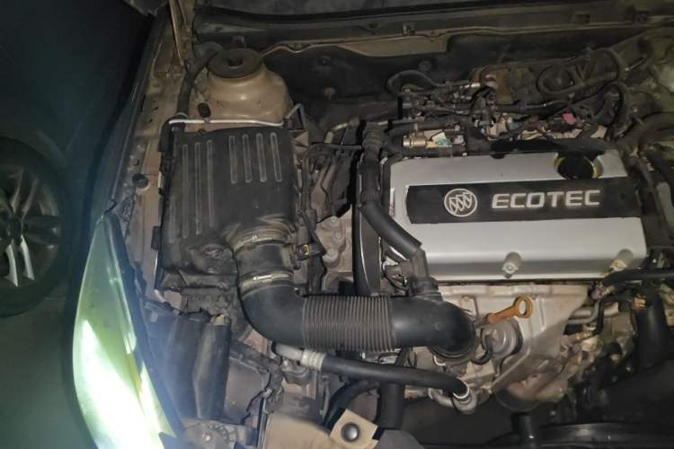 Used Buick Regal 2015 1.6T Elite Tech Model Engine Bay Right