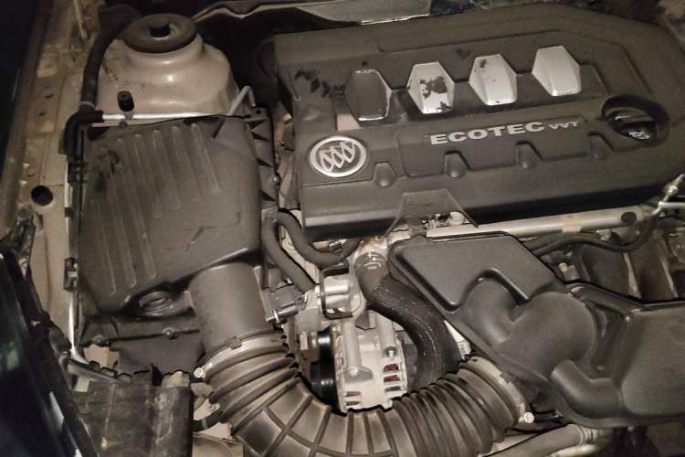Used Buick Regal 2015 2.0L Leading Fashion Edition Engine Bay Right