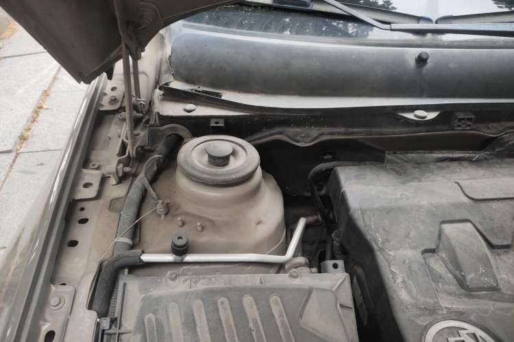 Used Buick Regal 2015 2.0L Leading Fashion Edition Engine Bay Right