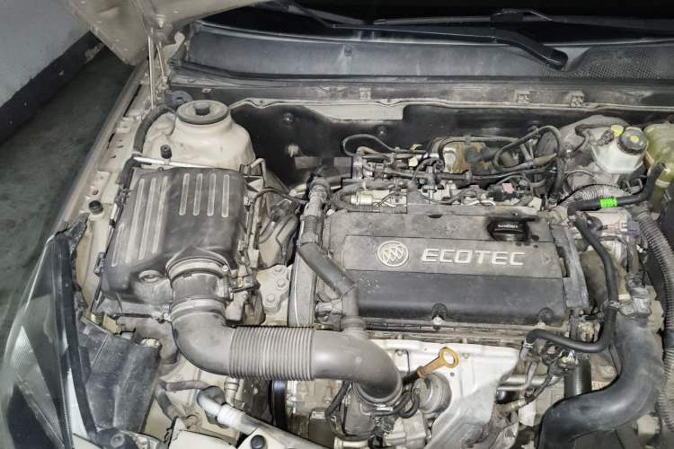 Used Buick Regal 2015 1.6T Elite Tech Model Engine Bay Right