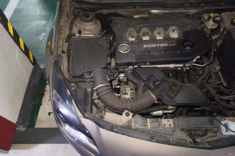 Used Buick Regal 2015 2.0L Leading Fashion Edition Engine Bay Right
