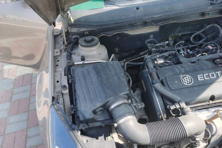 Used Buick Regal 2015 1.6T Elite Tech Model Engine Bay Right